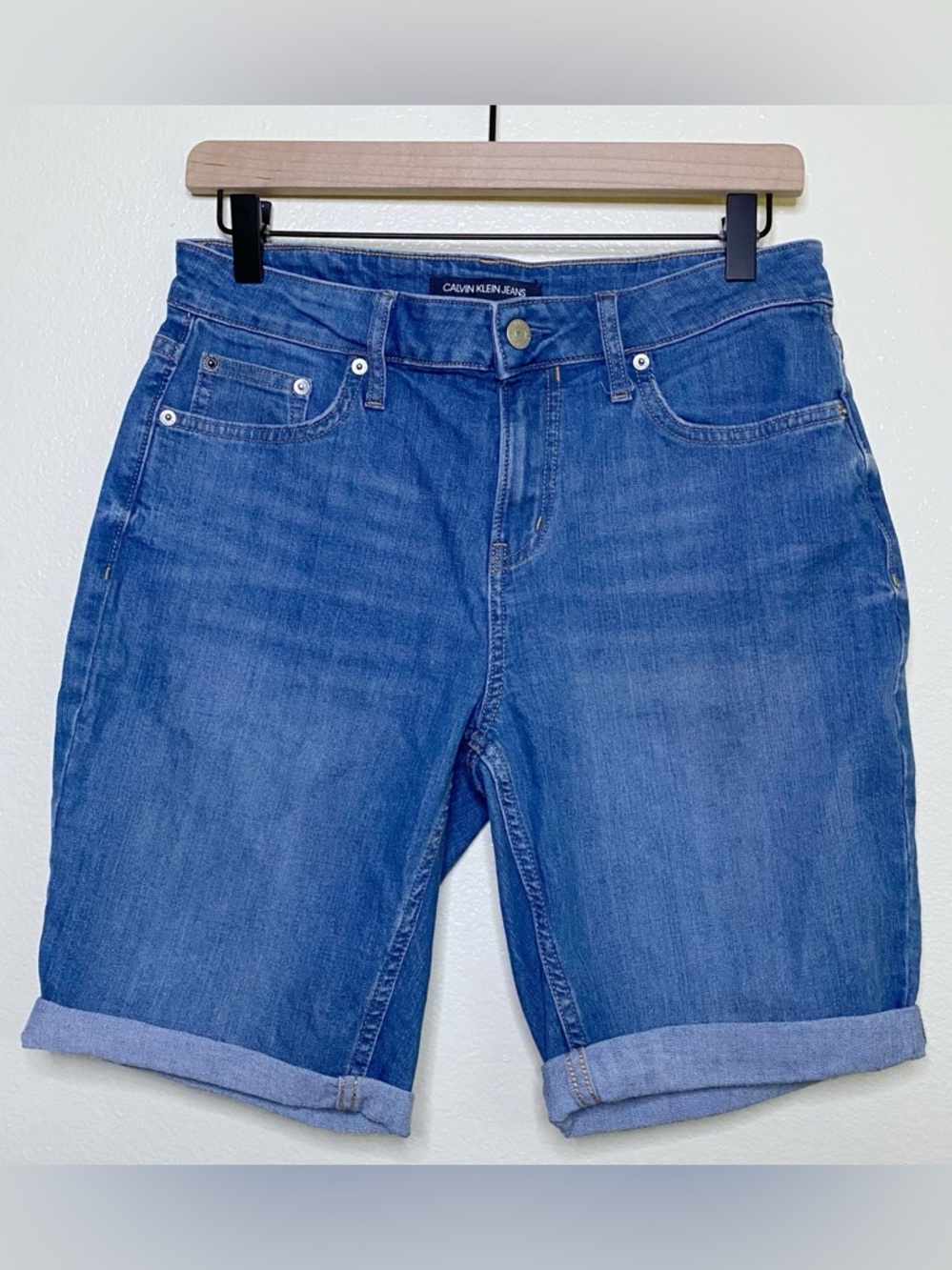 Calvin Klein Medium Wash Cuffed Bermuda Denim Jean Shorts - Size 10